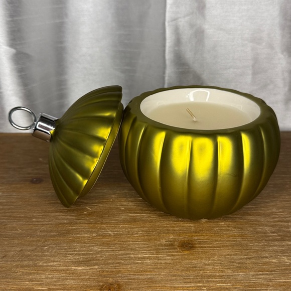 Ceramic Metallic Green Gold 6” Ornament Candle Display with Lid - Picture 2 of 7